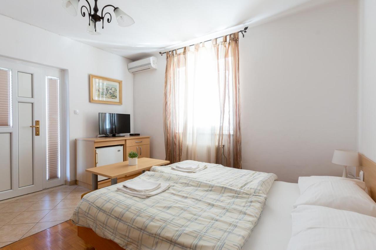 Apartments And Rooms Jeselnik Portoroz Luaran gambar